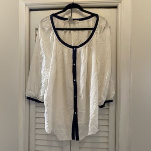 Max Studio NWT Blouse Size 2X Button Front Silk Like White/Navy Trim 3/4 Sleeve